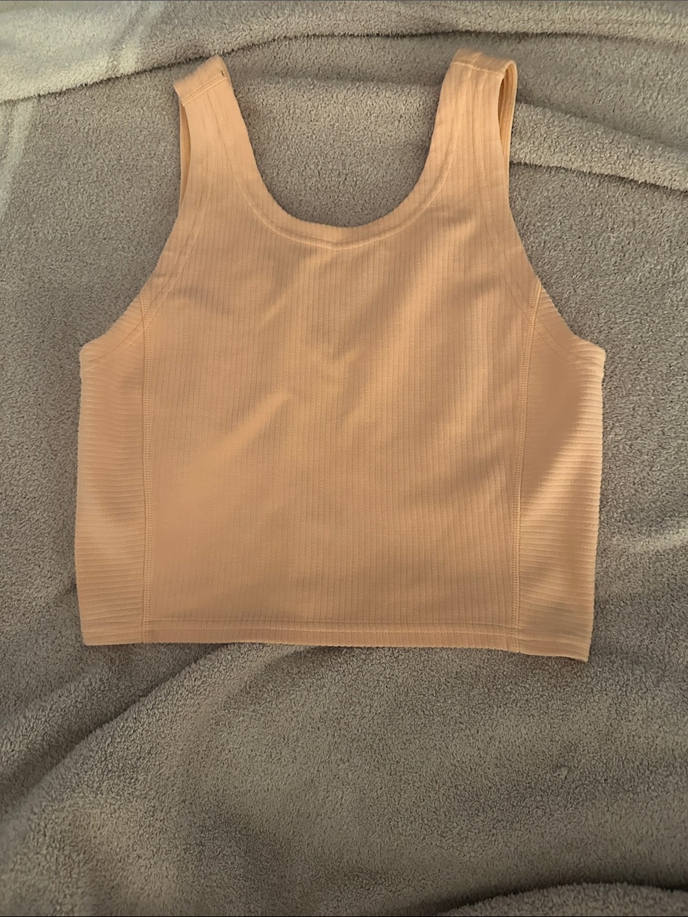 Lululemon peach ribbed tank. Size 4, EUC